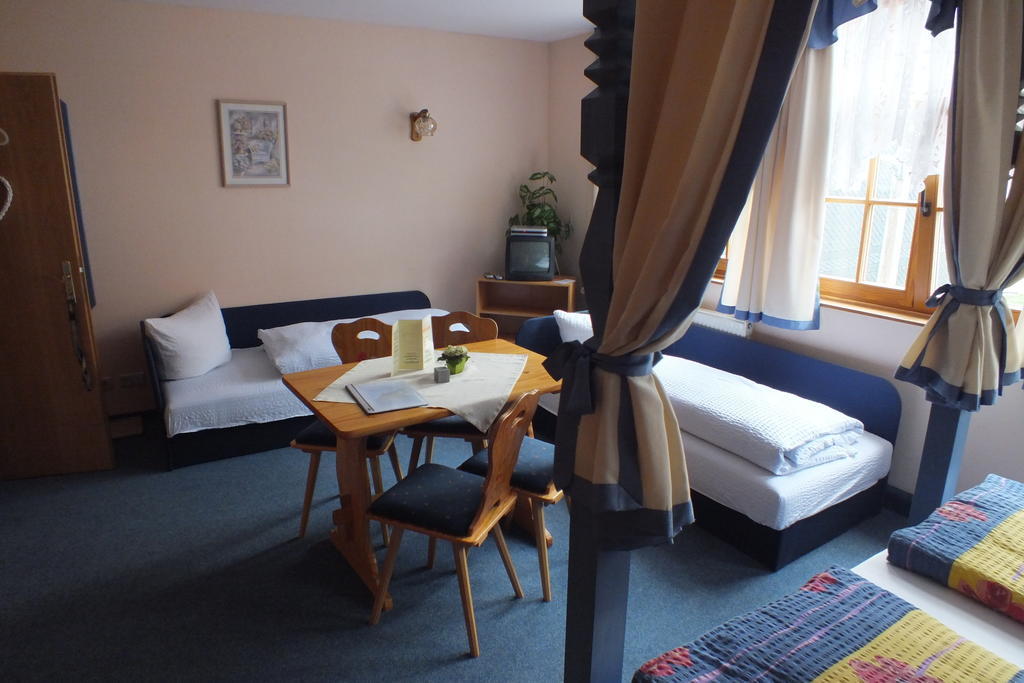 Gasthof & Pension "Schwarzer Adler" Masserberg Room photo